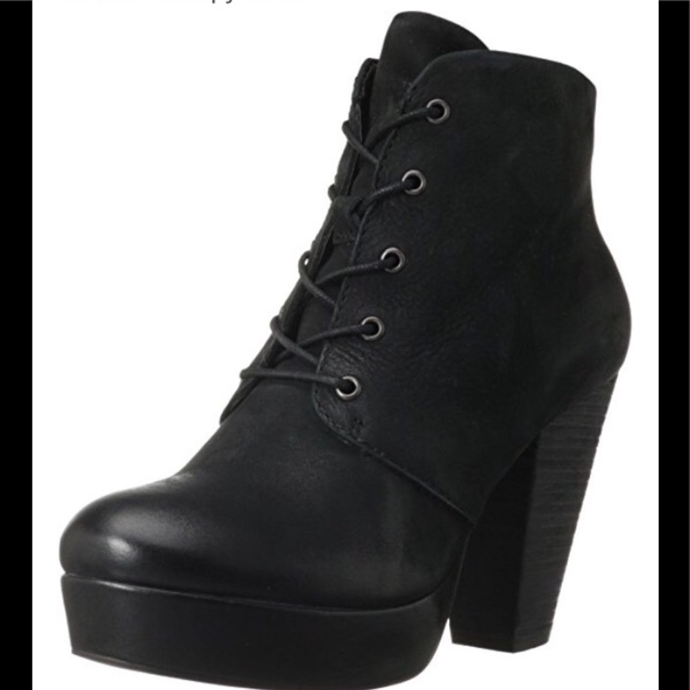 Steve Madden Raspy Lace Up Booties sz 8.5